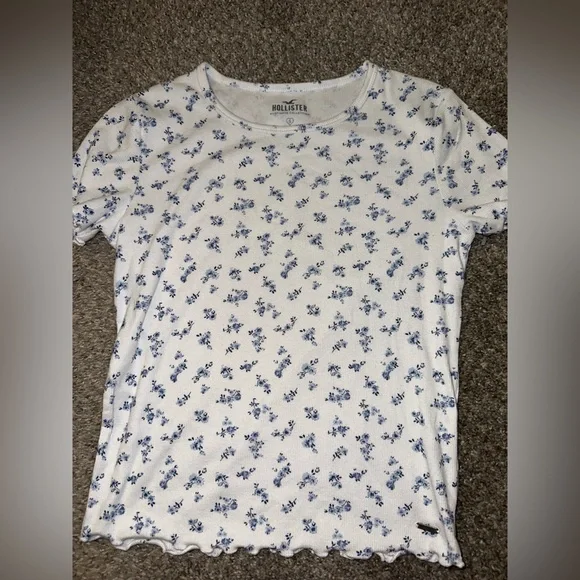 HOLLISTER - Picture 1 of 2